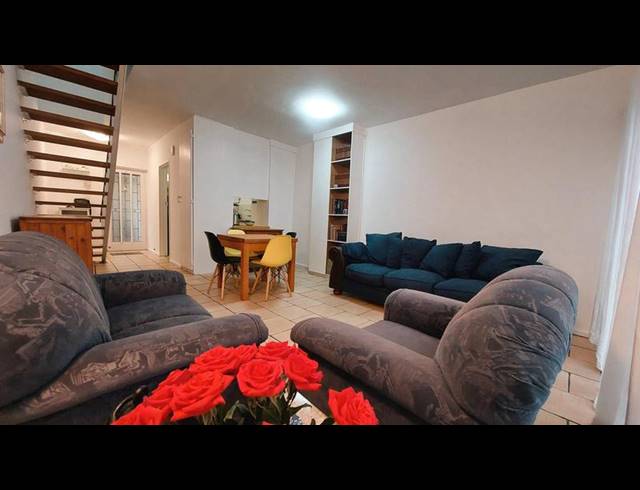 2 BEDROOM TOWNHOUSE FOR SALE IN LA ROCHELLE